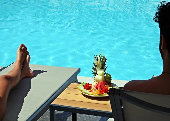 Queen Residences & 4*