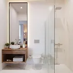 Queen Residences &