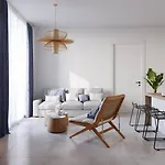 Queen Residences & 4*