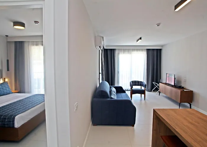 Aparthotel Queen Residences & 4*