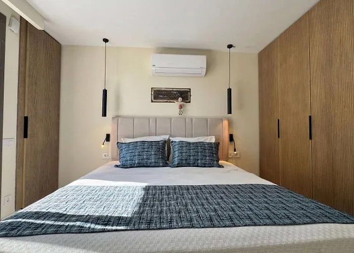 Aparthotel Queen Residences &