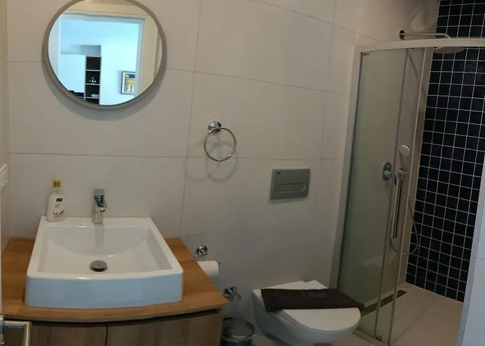 Queen Residences &