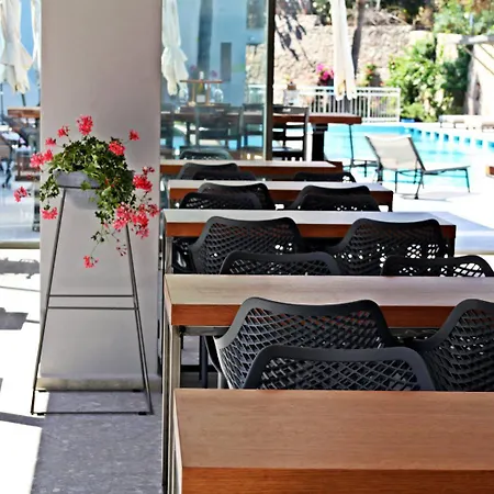 Queen Residences &