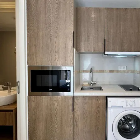 Queen Residences & 4*