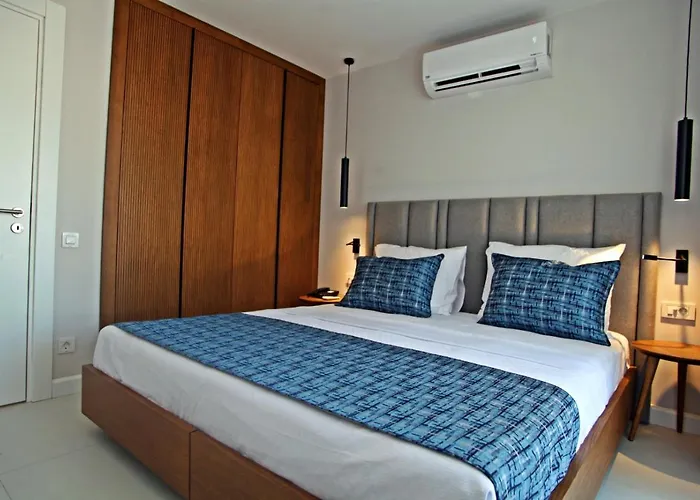 Aparthotel Queen Residences & 4*