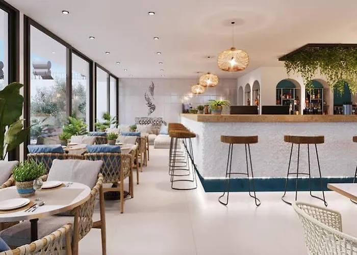 Aparthotel Queen Residences & 4*