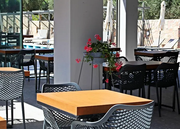 Aparthotel Queen Residences &