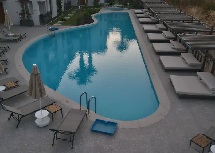 Queen Residences & Aparthotel 4*