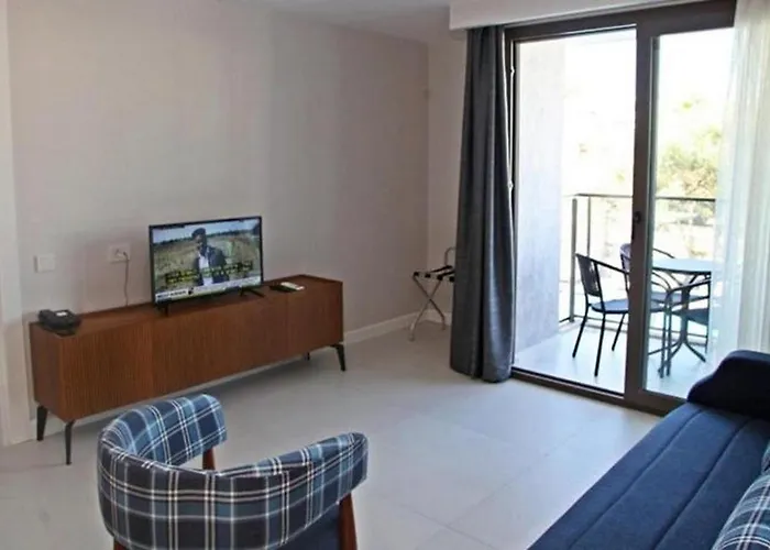 Aparthotel Queen Residences &