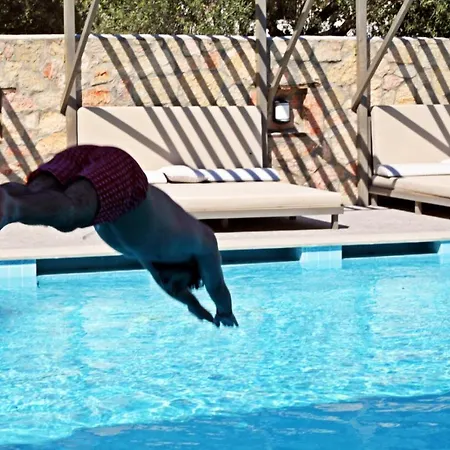 Queen Residences & Apartmanhotel