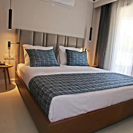 מלון דירות Queen Residences & 4*
