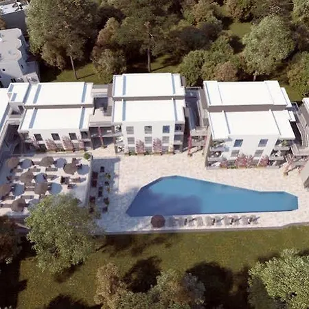 Queen Residences & Apartmanhotel 4*