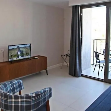 Ξενοδοχείο με διαμερίσματα Queen Residences &
