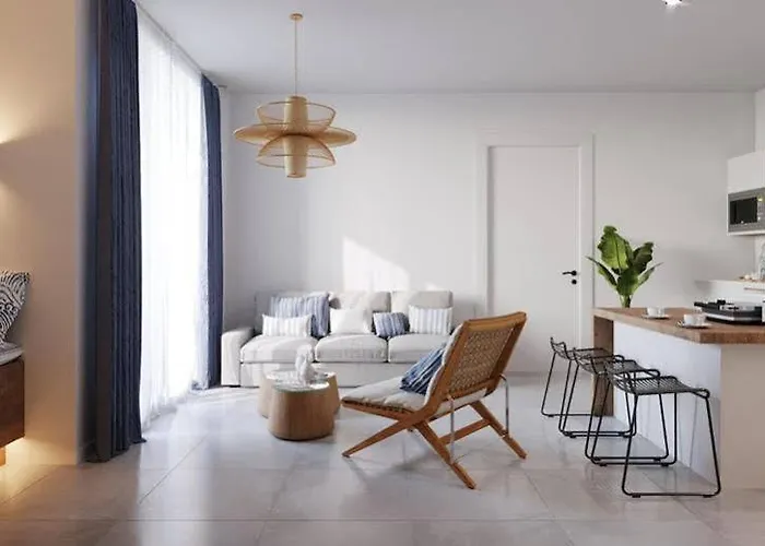 Queen Residences & 4*